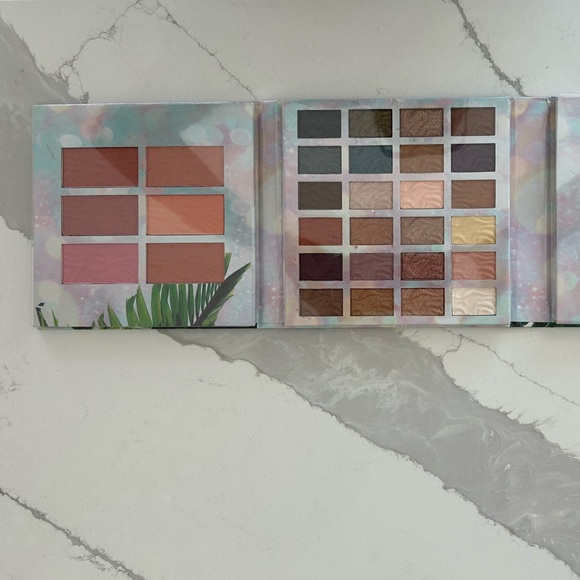 Physicians Formula Butter Holi-Fame Palette - Picture 5 of 9